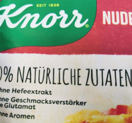 Mit einer Beschreibung